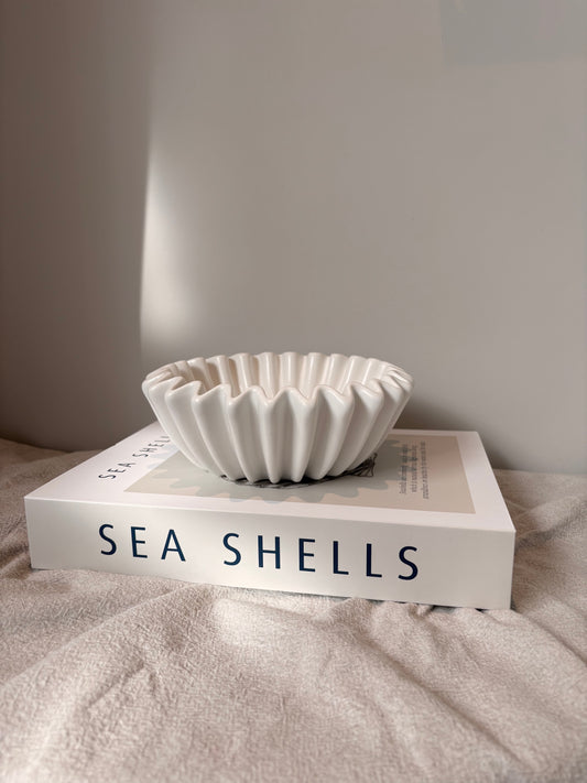 Elegante schaal van 20 cm in wit met golvend design