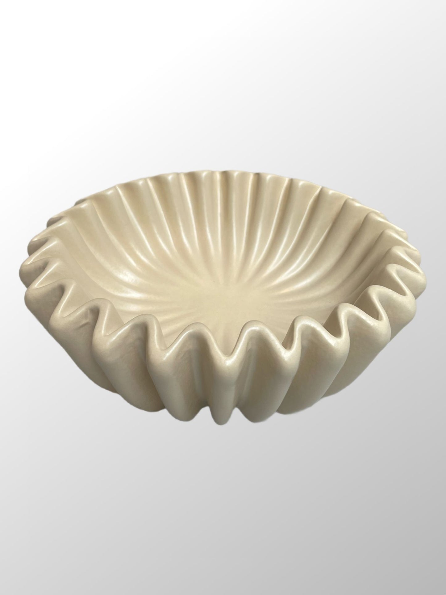 Elegante schaal van 20 cm in beige met golvend design
