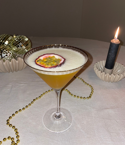 Prachtige plissé cocktailglazen met een gouden rand als detail